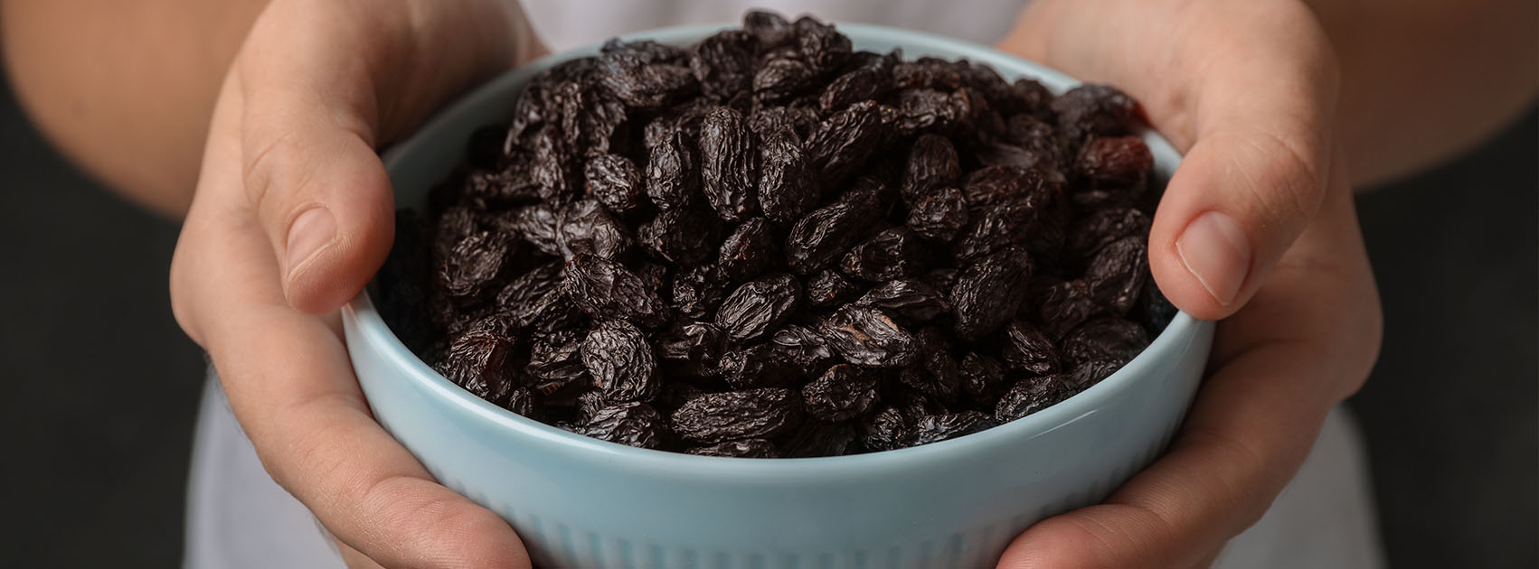 Signs that raisins are good for oral health Lara Smile